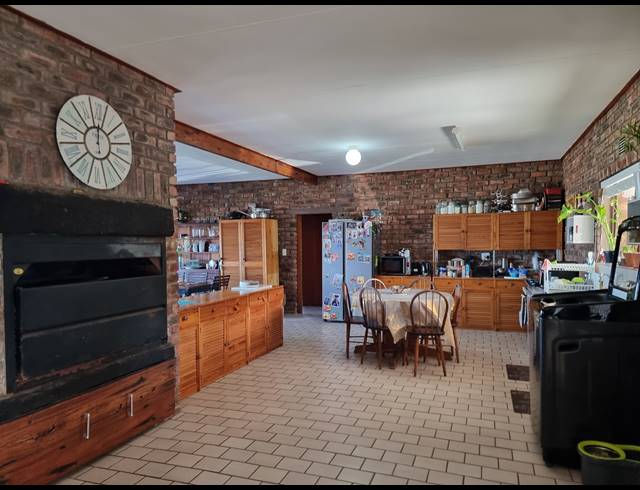 5 BEDROOM HOUSE FOR SALE IN DANA BAY
